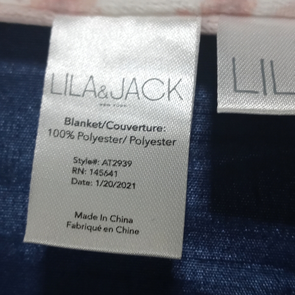 (NEWBORN/INFANT) LILA & JACK REVERSIBLE BLANKET - Picture 3 of 6